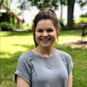 Meet your Posher, Claire